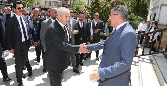 Milliyetçi Hareket Partisi Amasya Milletvekili adayı Mehmet Sarı seçim çalışmaları kapsamında Merzifon Belediye Başkanı Alp Kargıyı ziyaret etti.
